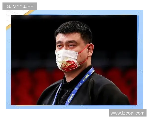 姚明泪洒赛场瞬间展现运动员的坚韧与脆弱情感