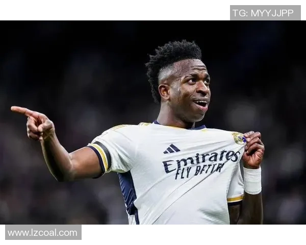 本菲卡大胜曼联6比2帽子戏法引发全场狂欢与数据分析