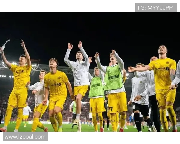 中超焦点战马竞与多特蒙德握手言和乌龙球瞬间引发全场热议 中超焦点战马竞与多特蒙德握手言和乌龙球瞬间引发全场热议