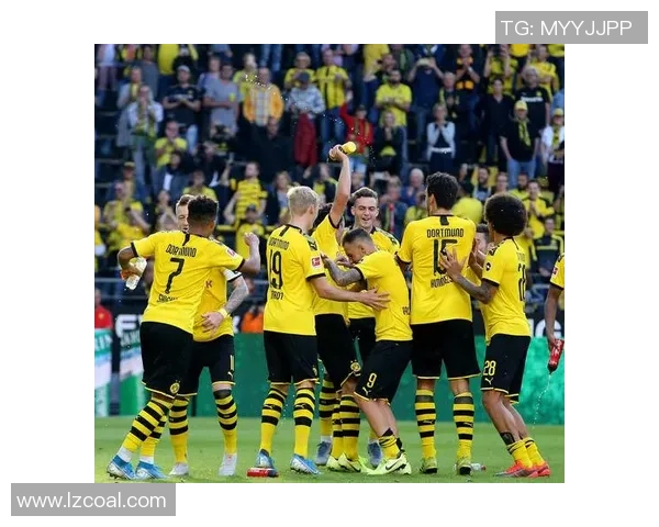 德甲精彩对决曼联逆转巴黎圣日耳曼四比三十大进球瞬间引爆全场