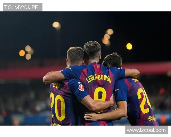 中超焦点战曼联与巴萨激战成平争议判罚引发全场热议