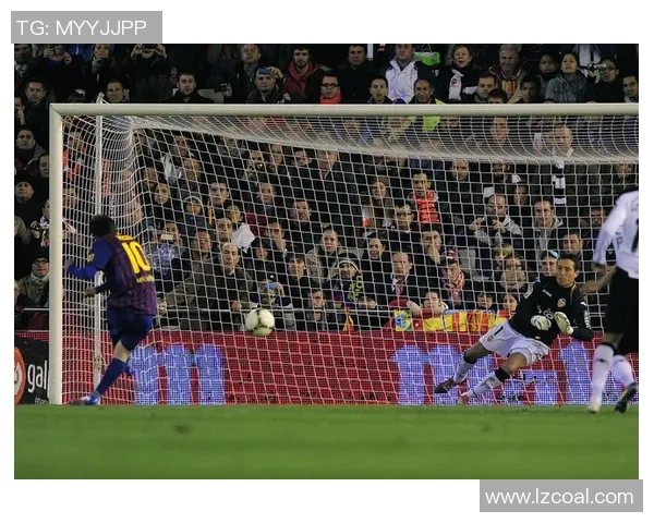 意甲激战巴萨与巴黎圣日耳曼平局点球大战引发全场热潮解析